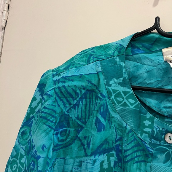 Blue printed shirt with shoulder pads - Picture 6 of 7